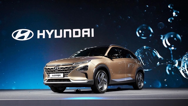 Hyundai hydrogen fuel cell SUV front