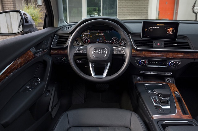 2020 Audi Q5 cabin