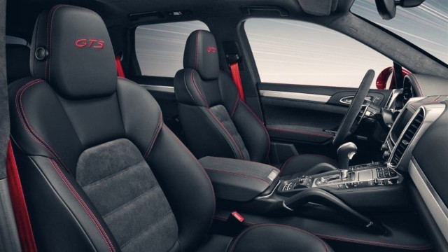 2020 Porsche Cayenne GTS interior