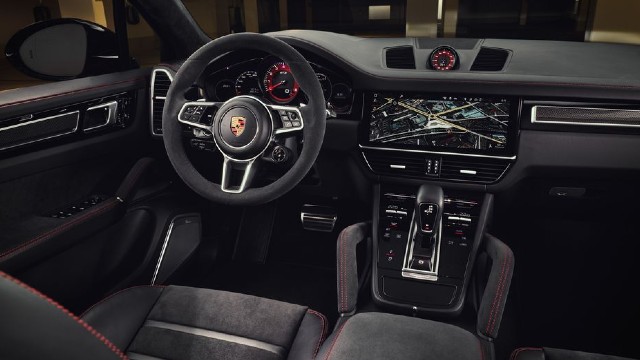 2021 Porsche Cayenne interior