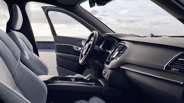 2022 Volvo XC90 interior