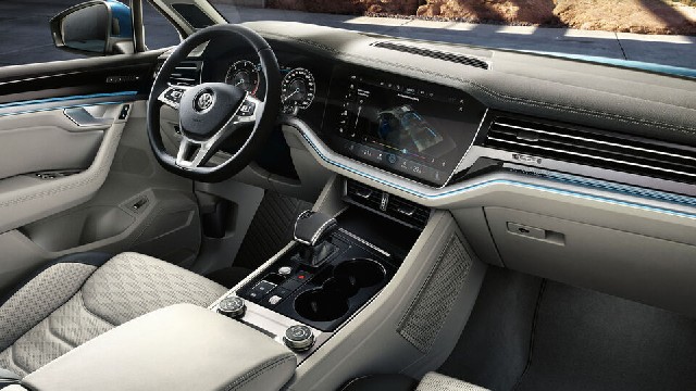 2024 VW Touareg interior